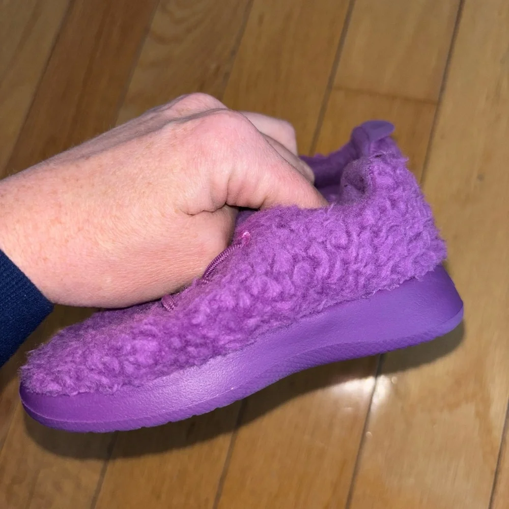 allbirds Kids Wool Sneakers in Deep Purple with Pink Accents - Picture 4 of 6